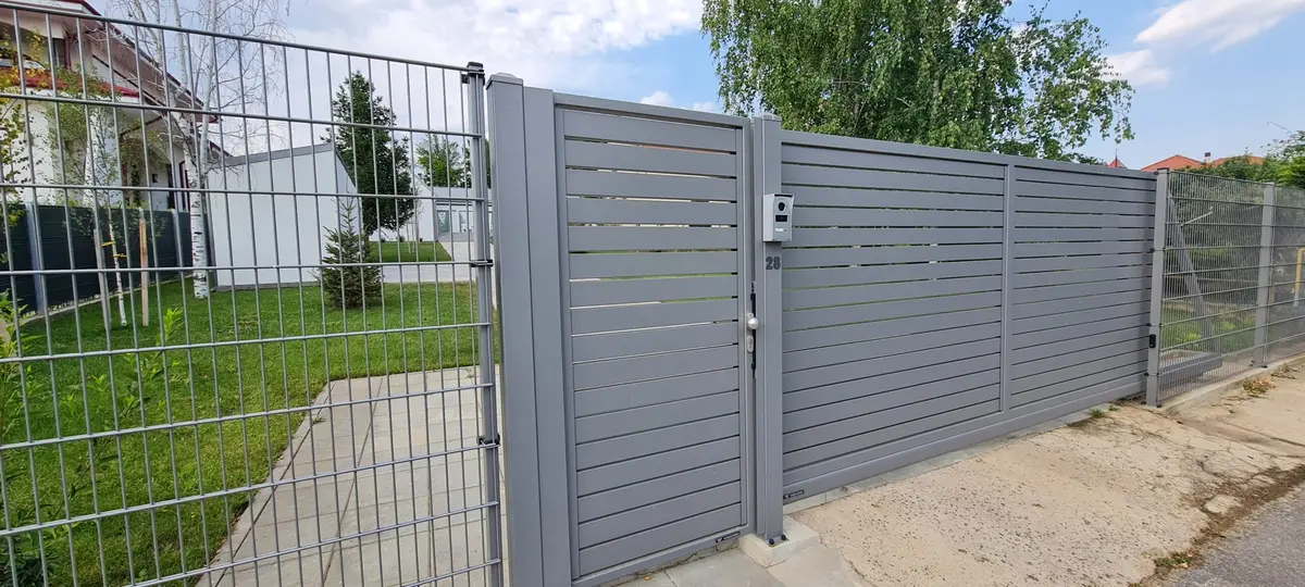 bfb3fa11-b653-4f1a-930c-8e120c9bcfc8.jpg